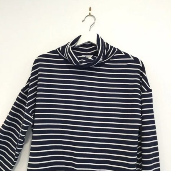 NWT Women's Thyme Maternity Comfy Stretchy Striped Navy Turtleneck Top XXL - Picture 4 of 10